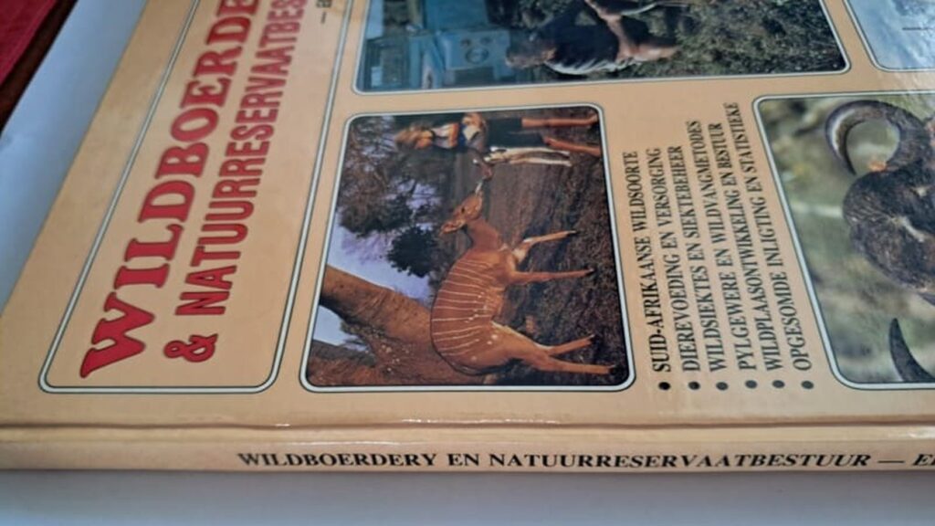 Rugkant van Wildboerdery & Natuurreservaatbestuur deur Eddie Young